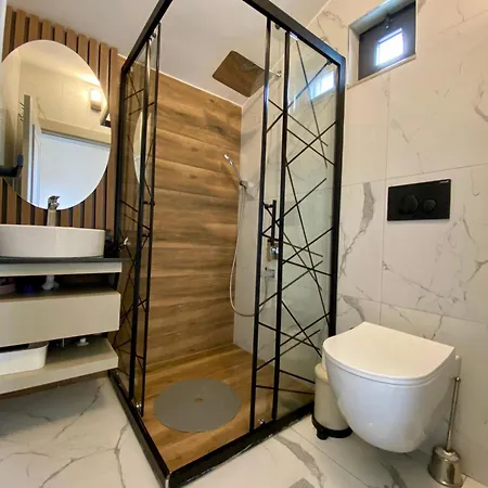 Vila Annabell1 With Swimming Pool And Jacuzzi, 3 Floors