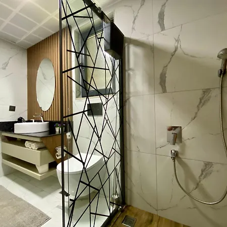 Vila Annabell1 With Swimming Pool And Jacuzzi, 3 Floors