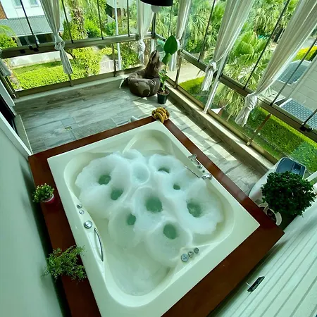 Vila Annabell1 With Swimming Pool And Jacuzzi, 3 Floors