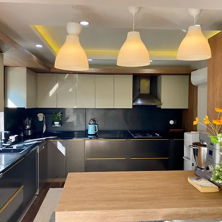 Annabell1 With Swimming Pool And Jacuzzi, 3 Floors