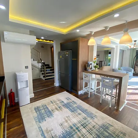 Вилла Annabell1 With Swimming Pool And Jacuzzi, 3 Floors
