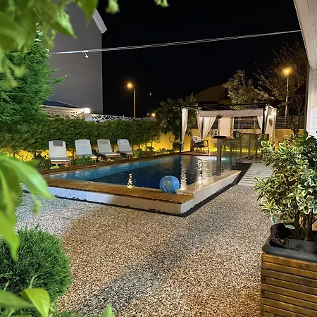 Annabell1 With Swimming Pool And Jacuzzi, 3 Floors וילה *