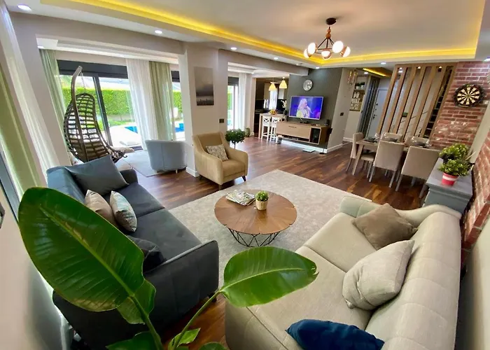 Annabell1 With Swimming Pool And Jacuzzi, 3 Floors