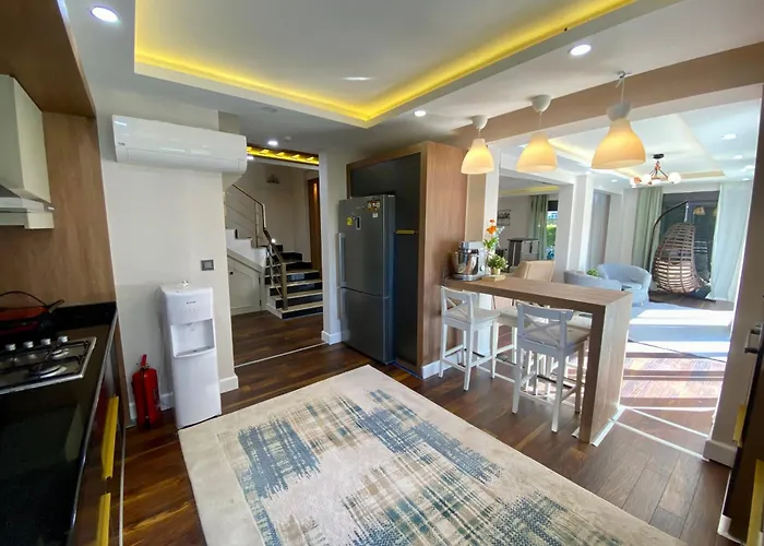 Vilă Annabell1 With Swimming Pool And Jacuzzi, 3 Floors
