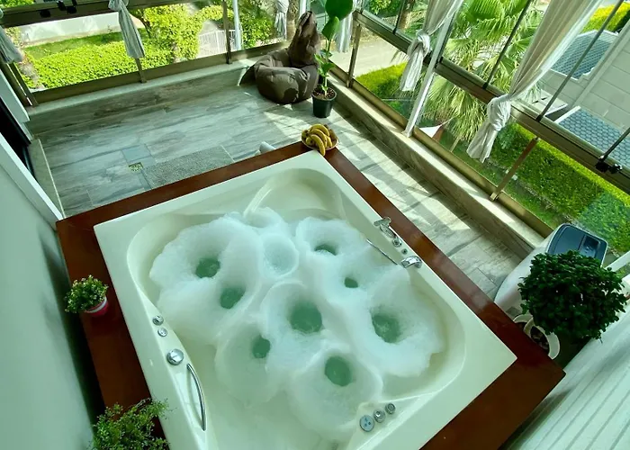 Vilă Annabell1 With Swimming Pool And Jacuzzi, 3 Floors