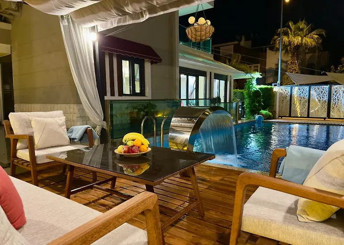 Annabell1 With Swimming Pool And Jacuzzi, 3 Floors Vilă *