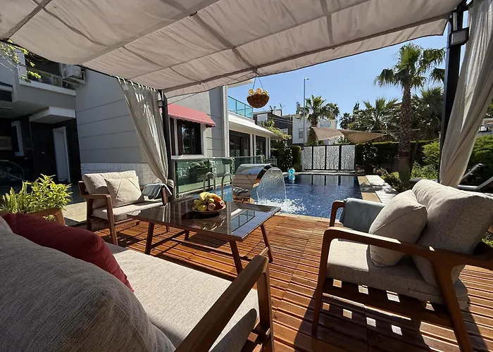 Annabell1 With Swimming Pool And Jacuzzi, 3 Floors Willa