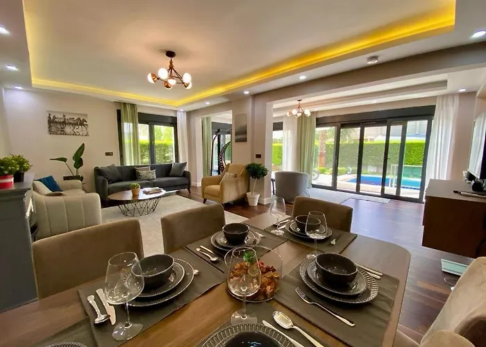וילה Annabell1 With Swimming Pool And Jacuzzi, 3 Floors באלאק