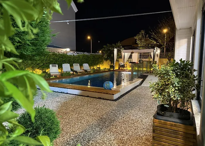 Annabell1 With Swimming Pool And Jacuzzi, 3 Floors וילה *