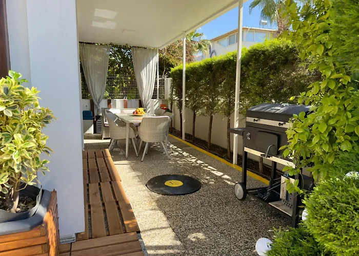 Annabell1 With Swimming Pool And Jacuzzi, 3 Floors באלאק